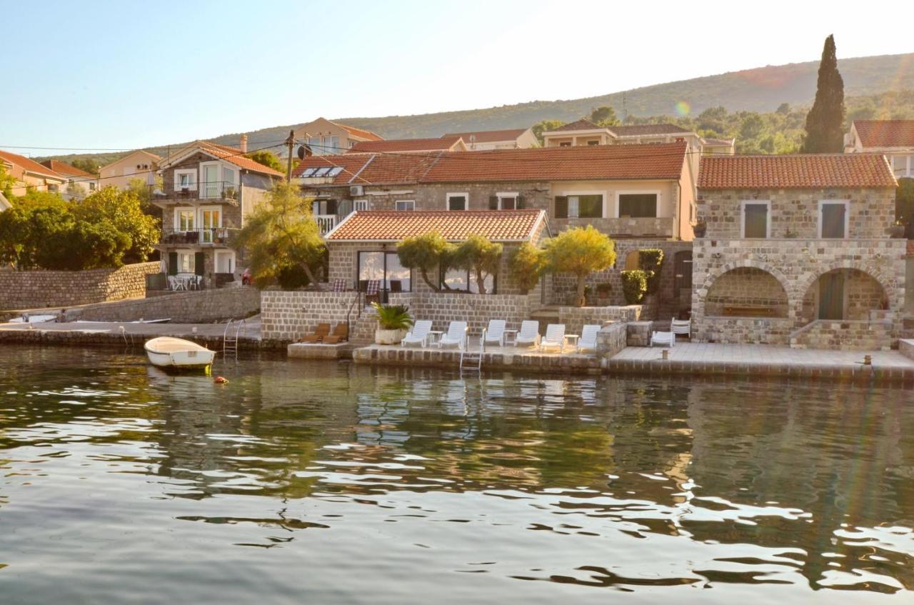 Leut Stone Residence Тиват Екстериор снимка