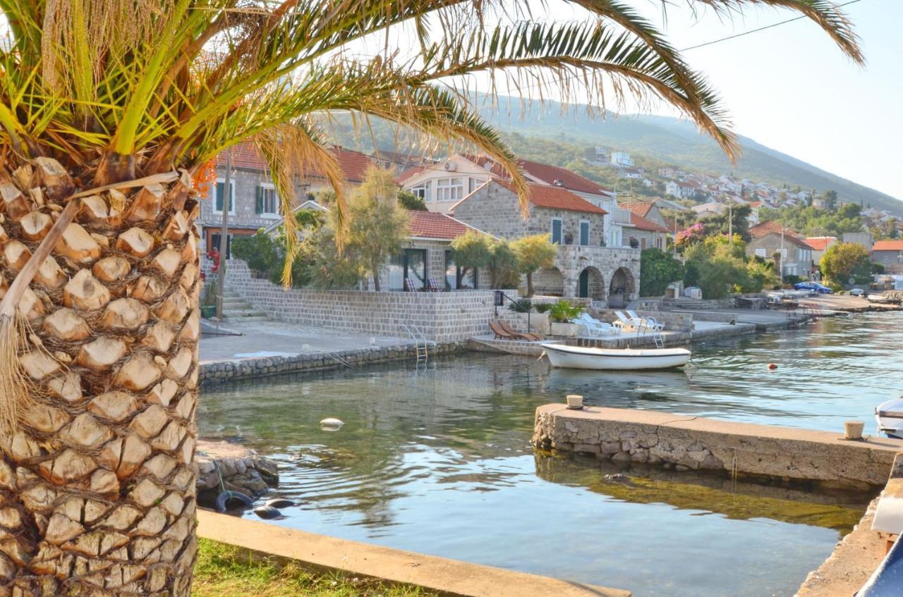 Leut Stone Residence Тиват Екстериор снимка