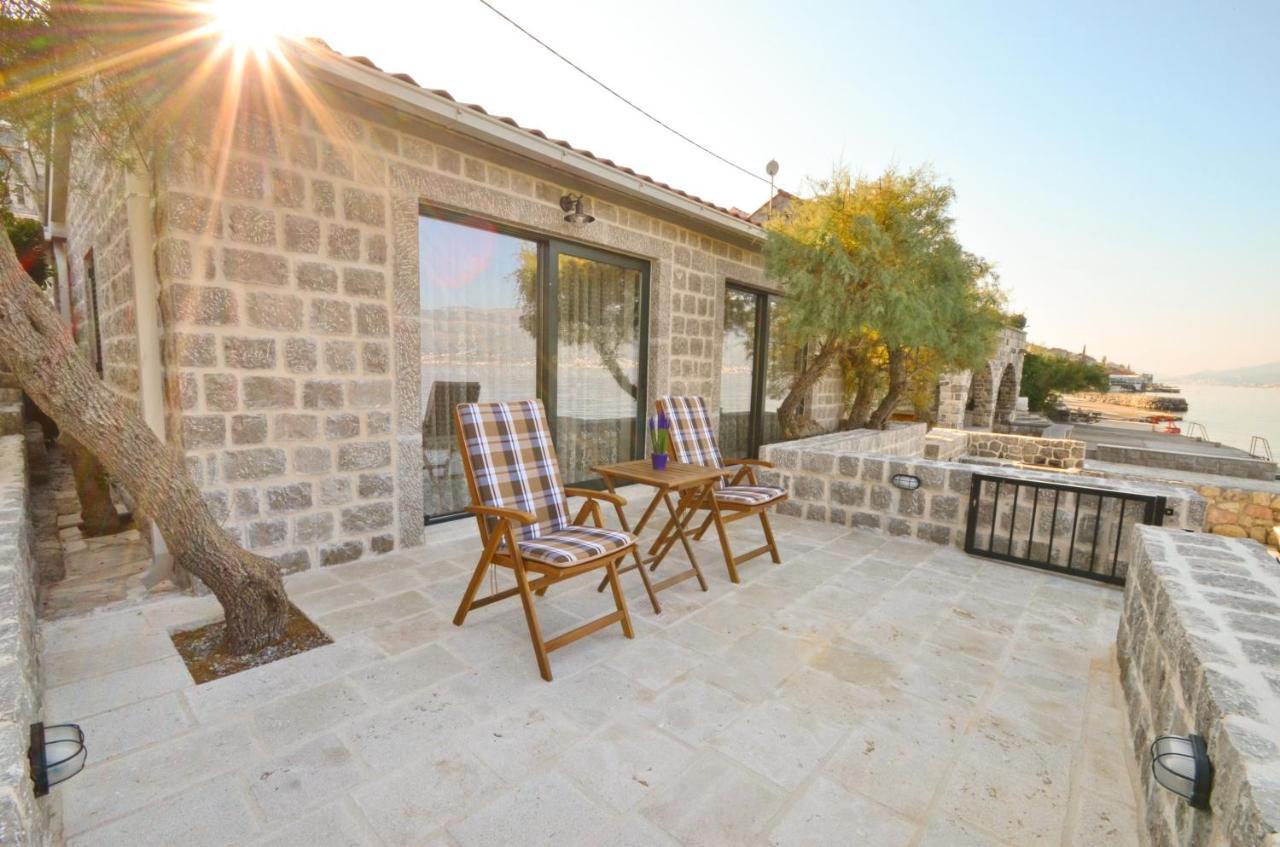 Leut Stone Residence Тиват Екстериор снимка