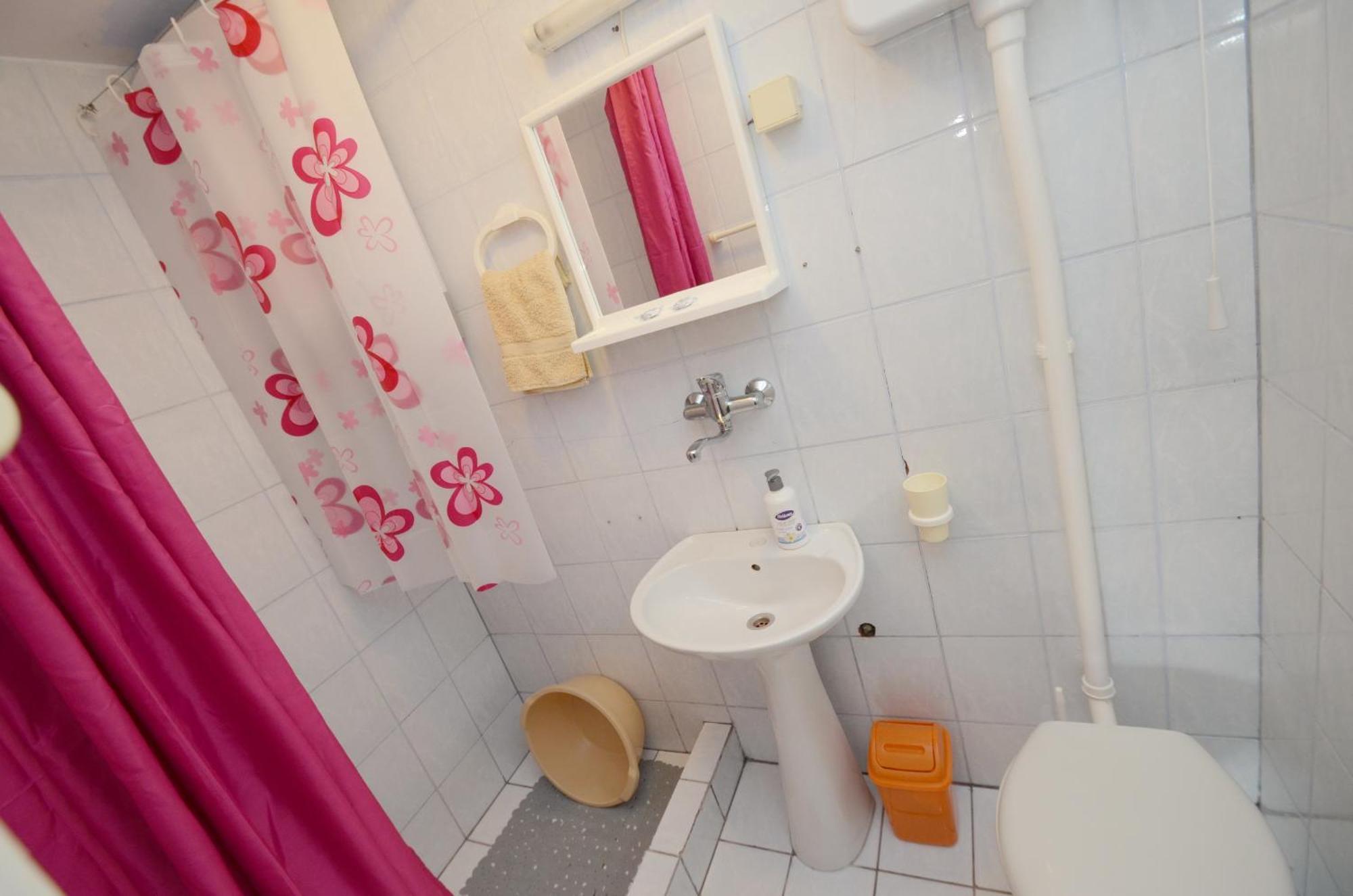 Leut Stone Residence Тиват Стая снимка
