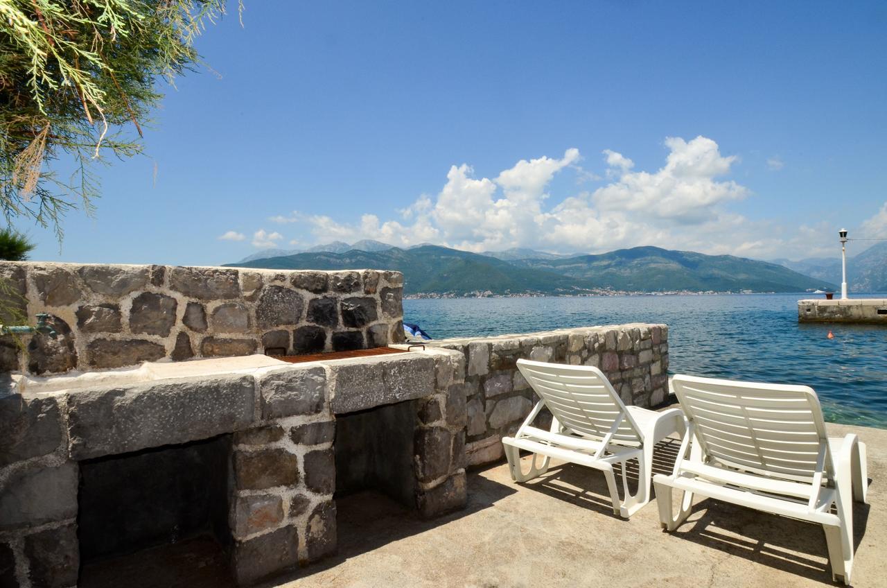 Leut Stone Residence Тиват Екстериор снимка